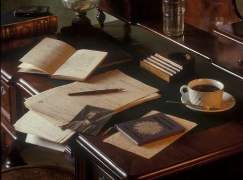 Detajl iz Cankarjeve spominske sobe na Rožniku