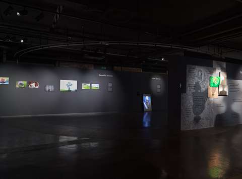 Razstava alumnov Od blizu Začasni naslov, Galerija Jakopič, 2025