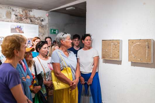 [VSA MESTA ZASEDENA] Vodstvo po razstavi Emona ob Drami. Razkošje rimske hiše pod današnjim gledališčem