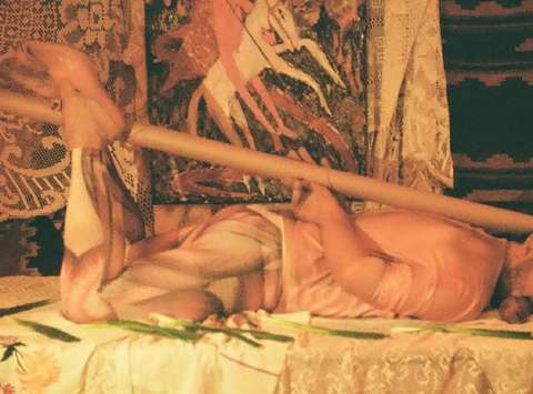 Avtoportret Finger Licking Good (iz serije Grehofobija), digitalni tisk, 2021