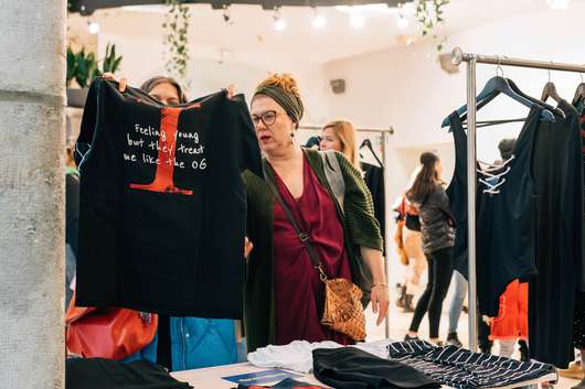 Pomladanska izmenjevalnica oblačil in modnih dodatkov