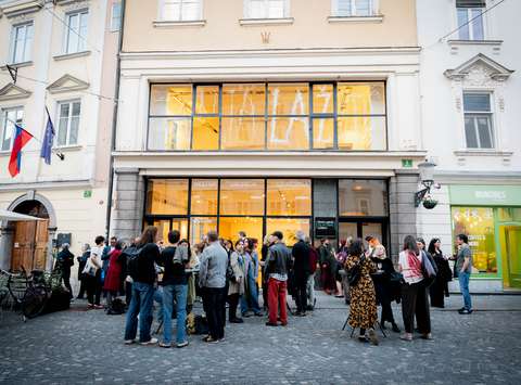 Odprtje razstave Tanja Lažetič: Laž, 21. maja 2026 v Mestni galeriji Ljubljana.