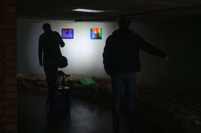 Vodstvo po razstavi alumnov Od blizu Začasni naslov, Galerija Jakopič, 2025