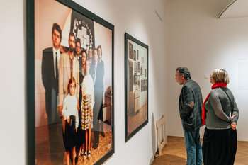 Javno vodstvo po razstavi IRWIN: Fotografska dela