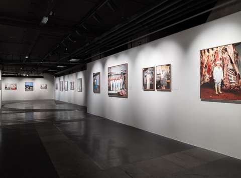 Razstava fotografa Roba Hornste Običajni ljudje, Galerija Jakopič, 2026