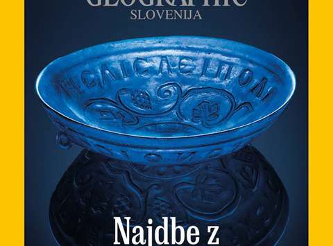 Februarsko naslovnico revije National Geographic Slovenija krasi izjemna modra posoda