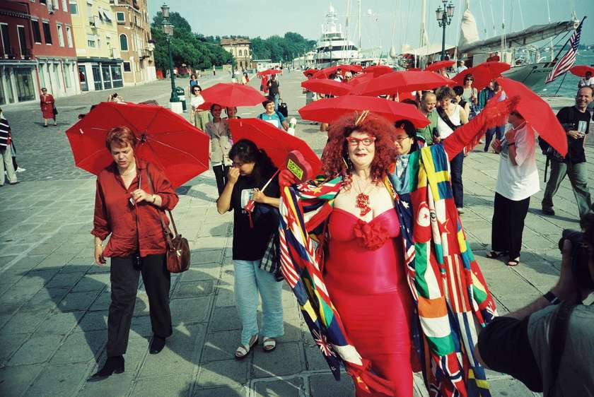 CODE:RED Venice, Red umbrella march, public action, 49th Venice Biennale of Contemporary Art, Venice, 2001