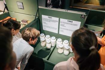 Tudi med vojno so se sladkali…