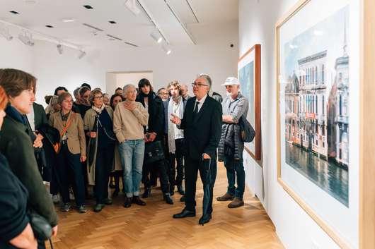 Zaključno vodstvo po razstavi IRWIN: Fotografska dela z umetniki in kuratorko Hano Čeferin