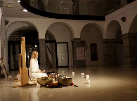 Zvočna kopel z doc. dr. Helena Korošec