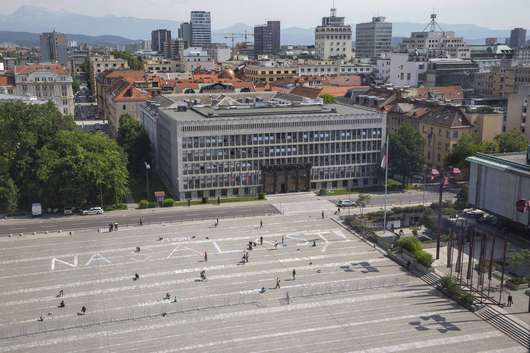 Guided walking tour of protest sites