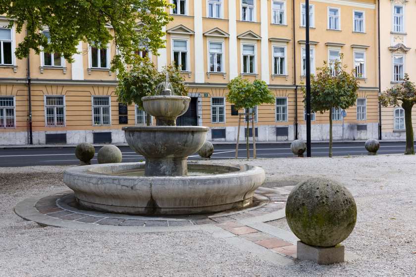 Plečnik and water: Plečnik's fountains in the city, guided tour with curator Ana Porok