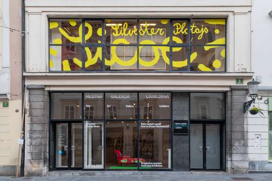 Izid in podpisovanje kataloga