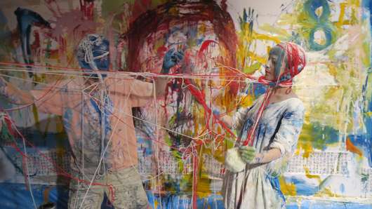 Otvoritveni performans Yoshia Nakajime in Chice Fukushima.