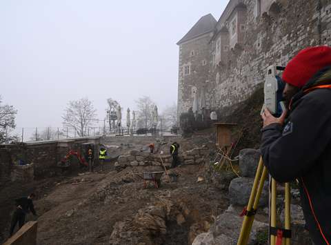 Dokumentiranje arheoloških ostalin ob trenutnih arheoloških raziskavah