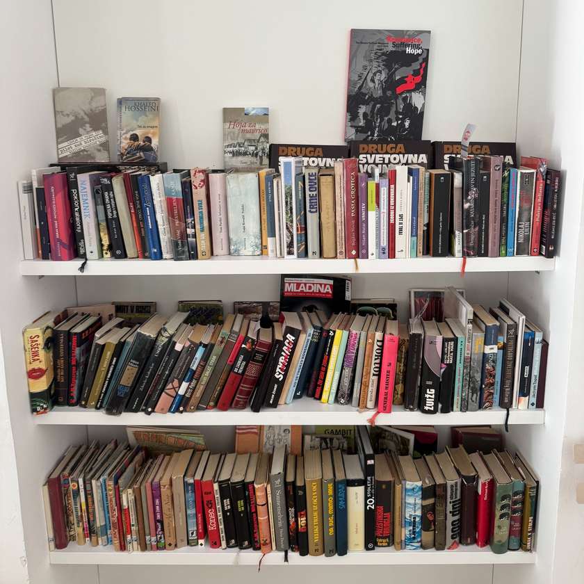 Bralni kotiček na razstavi 1495 dni: Ljubljana v času 2. sveto