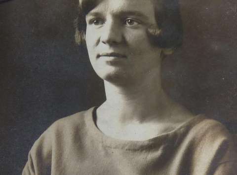 Dušana Šantel, prva arhitektka, ki je leta 1932 diplomirala na Univerzi v Ljubljani