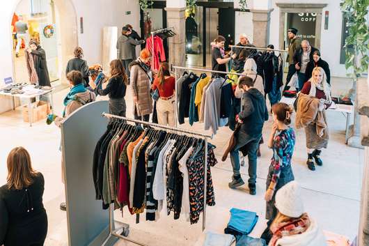 Pomladanska izmenjevalnica oblačil in modnih dodatkov