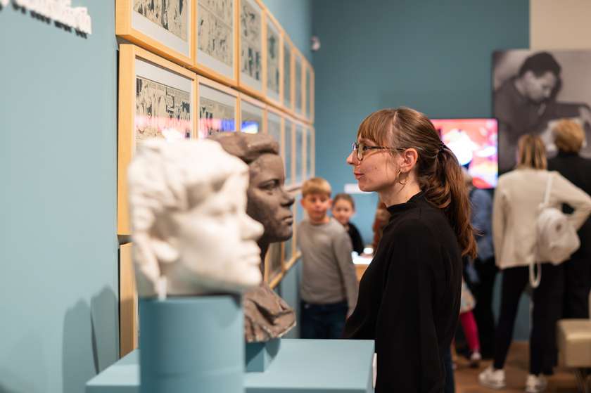 Ta veseli dan kulture: Vodstvo po razstavi Miki Muster, ob 100-letnici rojstva [VSA MESTA ZASEDENA]