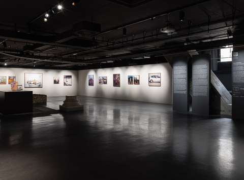 Razstava fotografa Roba Hornste Običajni ljudje, Galerija Jakopič, 2026
