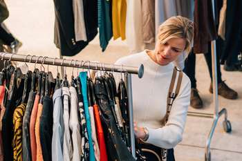 Pomladanska izmenjevalnica oblačil in modnih dodatkov