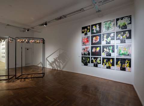 Postavitev razstave Tanja Lažetič: Laž v Mestni galeriji Ljubljana.