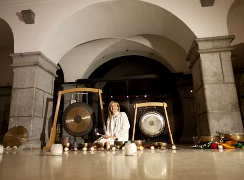 Zvočna kopel z doc. dr. Helena Korošec