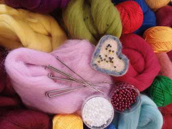 Delavnica polstenja prazničnih volnenih posod