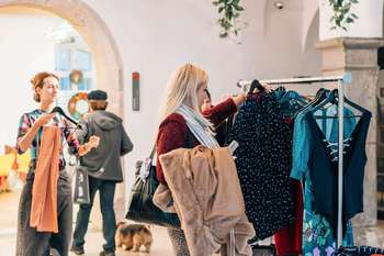 Majska izmenjevalnica oblačil in modnih dodatkov