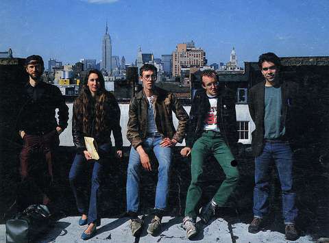 Od leve proti desni: John Fekner, Jenny Holzer, David Wojnarowicz, Keith Haring in Michael Smith; "Urban Pulses" Pittsburgh Center for the Arts, Pittsburgh, PA, 1983