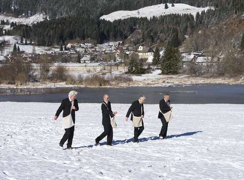 IRWIN, Sejalec, pigmentni tisk, 2025