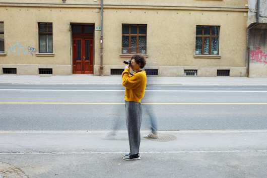 Strokovno vodstvo s kustosinjo Julijo Hoda po razstavi Začasni naslov