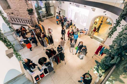 Pomladanska izmenjevalnica oblačil in modnih dodatkov