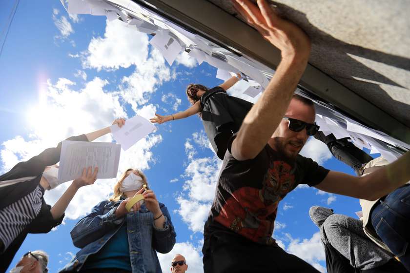 Akcija za kulturo pred ministrstvom za kulturo, Ljubljana, 26. 5. 2020