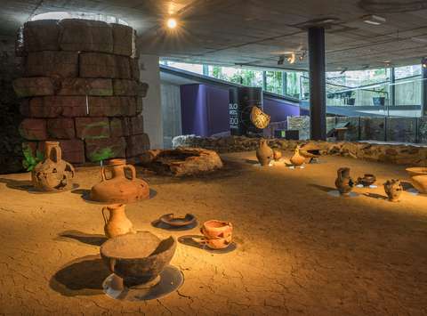 Arheološko razkošje pod muzejsko palačo