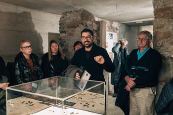 Javno vodstvo po razstavi Usode neznanca s Prul z dr. Bernardo Županek in Matjažem Jenkom