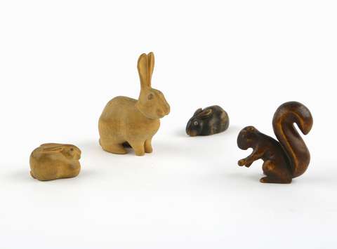 Lesene živalce, ki jih je v Centralnih zaporih na Poljanskem nasipu za svojo hčerko Mojco izrezljal Vlasto Kopač, 1952