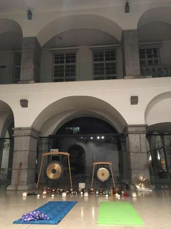 Harmonija zvočne kopeli med zidovi Turjaške palače