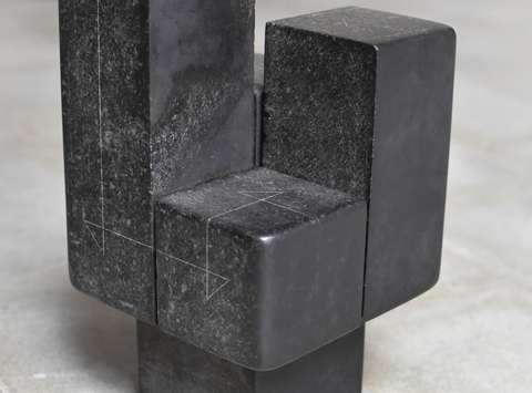 Janez Lenassi, Bratstvo, 1981, granit, 34 cm x 20 cm x 20 cm