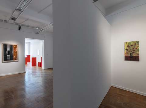 Postavitev razstave Tanja Lažetič: Laž v Mestni galeriji Ljubljana.