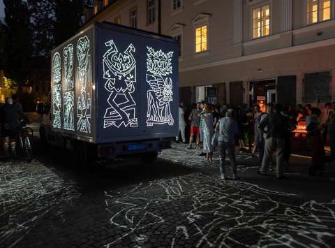 CANEMORTO: Sijajni kombi