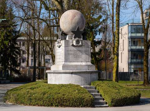 Spomenik žrtvam vojne, Trnovo, Ljubljana, 1954